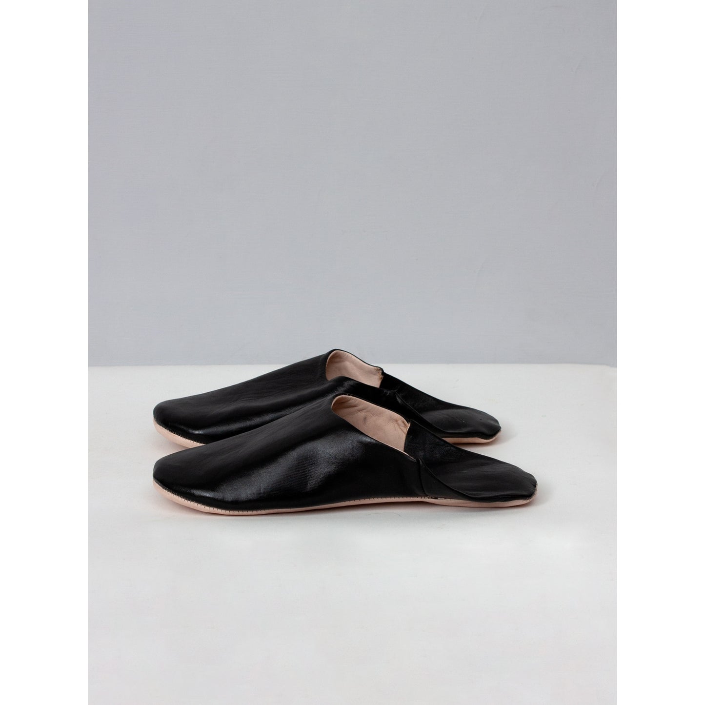 Moroccan Babouche Slippers, Black